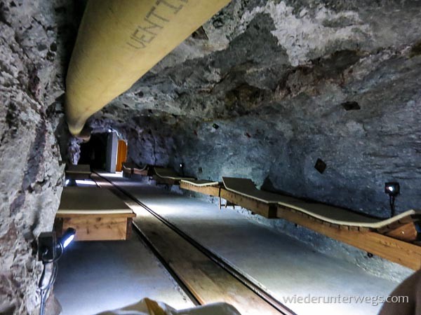 liegen im gasteiner heilstollen