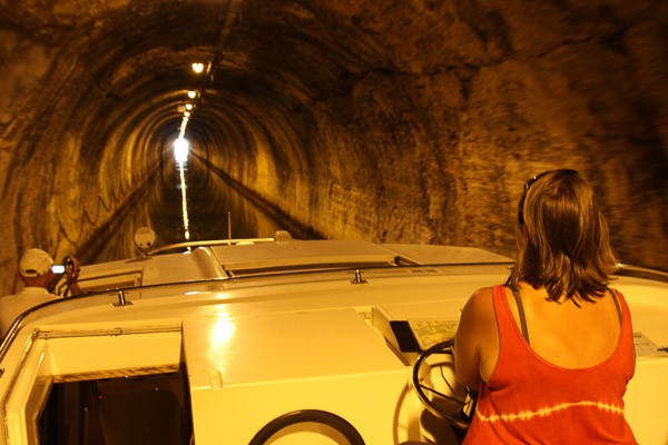 Hausboot Frankreich tunnel