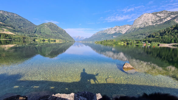 header grundlsee mit hund im sommer