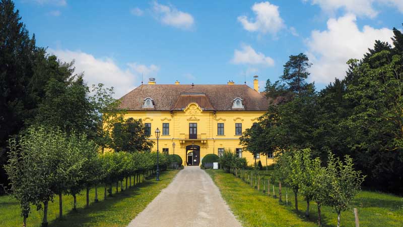 schloss eckartsau zugangsweg