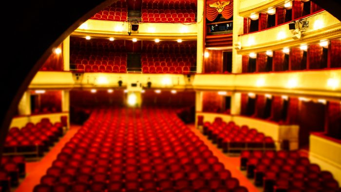 burgtheater innen leer