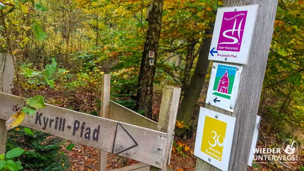 wanderwege hunsrück kastellaun deutschland nahe hängebrücke