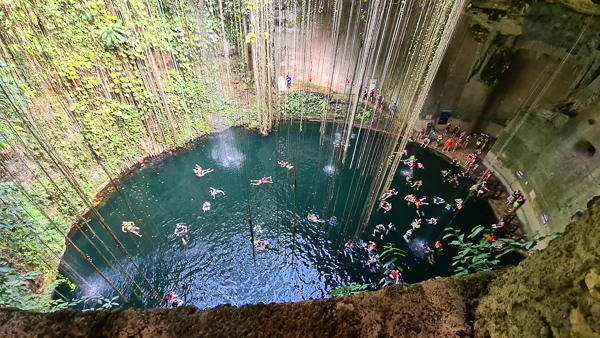 Ik Kil Cenote Cancun vion oben