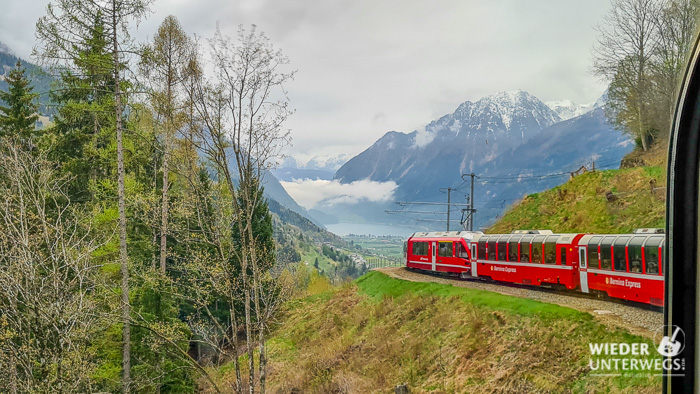 Poschiavo Tal mit dem Bernina Express