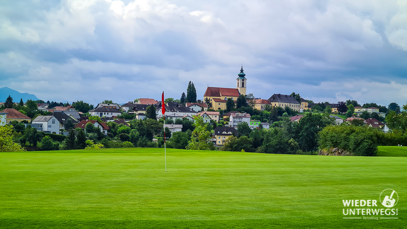 ausblick pfarrkirchen vom golfplatz bad hall aus