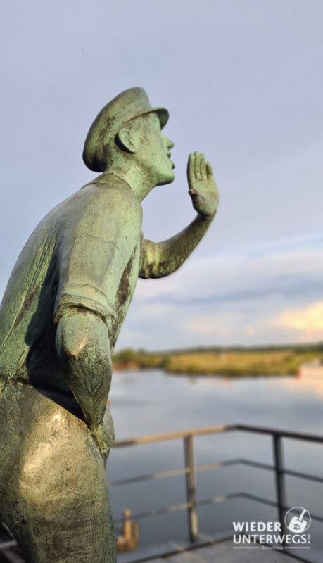 der rufer am elberadweg in lauenburg