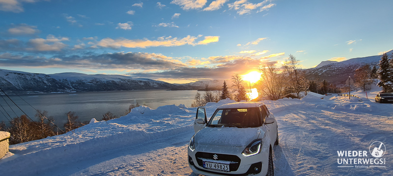 Tromsø Winter bei lyngseidet mit dem mieetwagen
