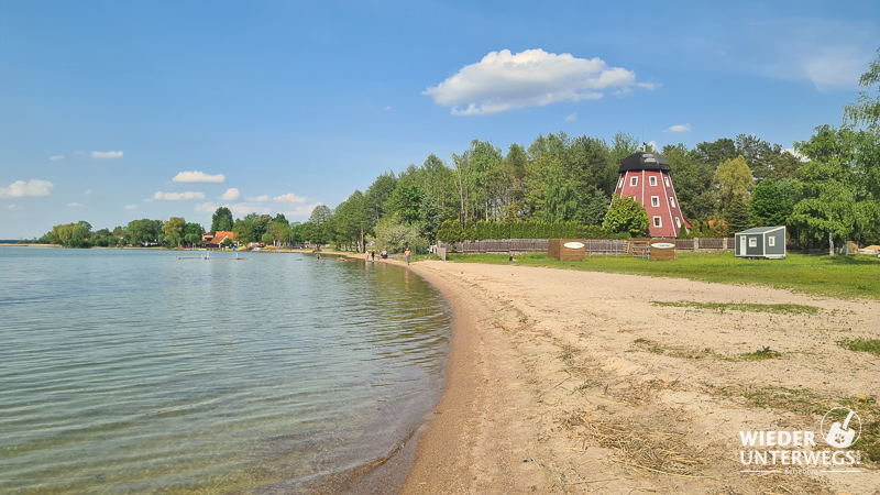 Śniardwy See und Leuchtturm bei Nowe Guty in Masuren Polen