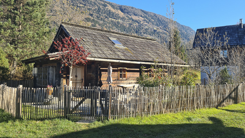 eingezäuntes chalet moserhof