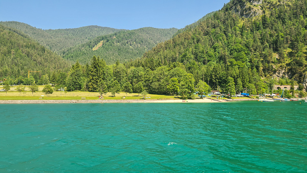 Achensee mit hund Nähe Seespitz