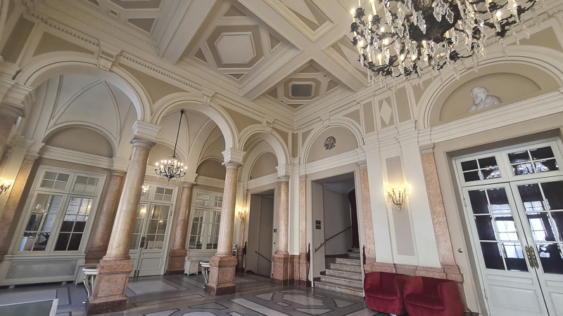 opern foyer cremona tipps mit campervan