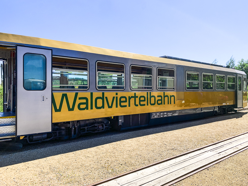 gelber triebwagen waldviertelbahn