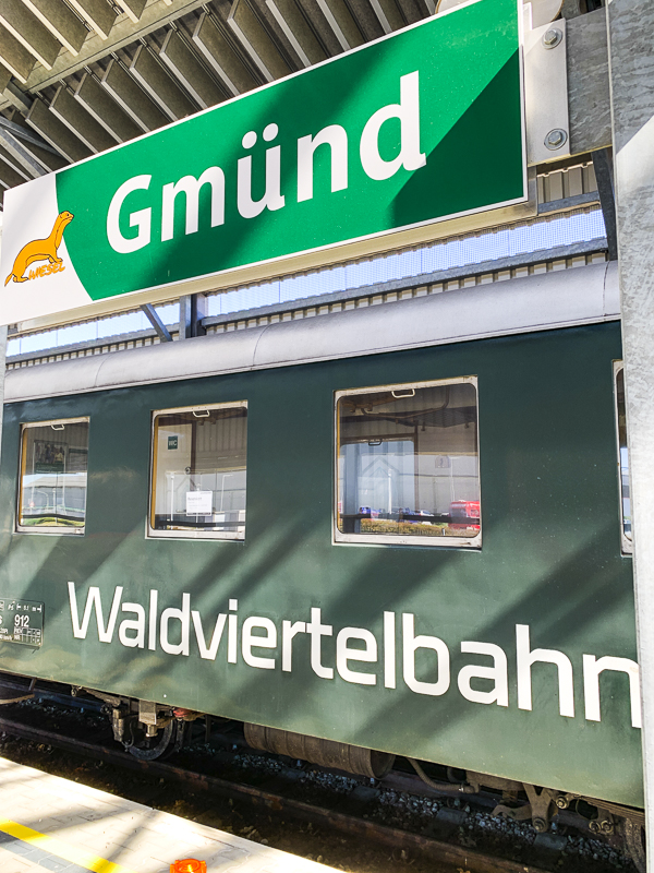aldviertelbahn in gmünd grüner waggon