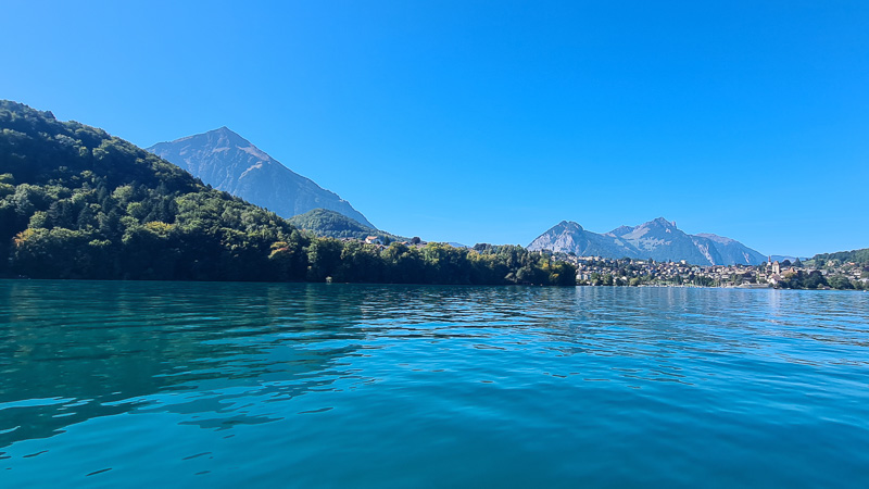 tHUNERSEE UND NIESEN 