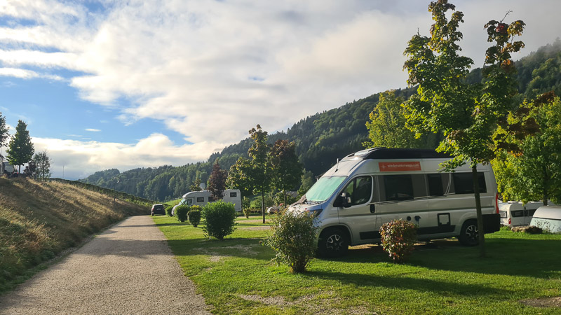 camping stellplatz auf der terrasse camping mondseeland