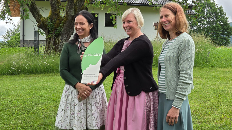 green care hoftafel für die waldauszeit kräuterlei