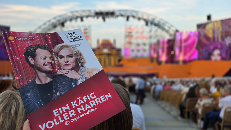 programmheft la cage aux folles, käfig voller narren mörbisch seebühne 2026