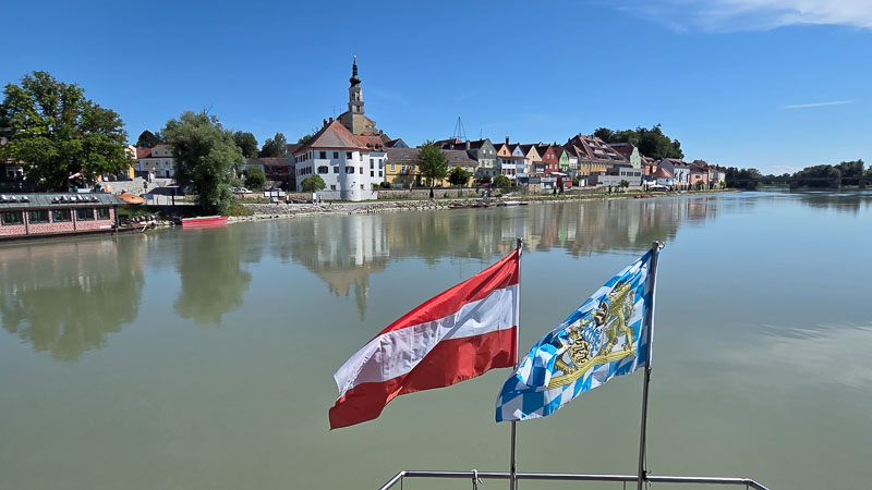 schärding vom inn aus gesehen donauregion oberösterreich
