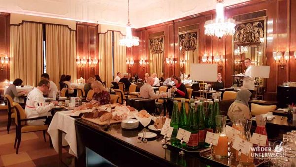 tolles frühstück im bristol hotel wien