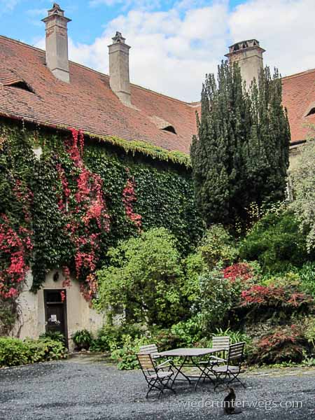 innenhof burg bernstein