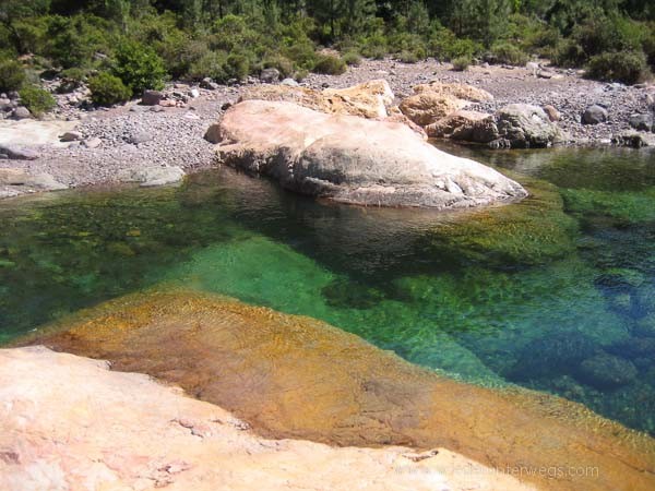 Fango türkis Flussbaden Korsika