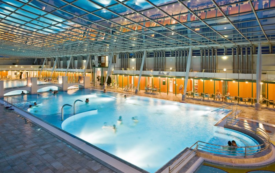 Römertherme baden innen glaskuppel