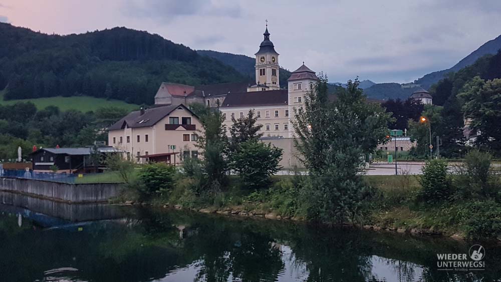 Traisen blick stift lilienfeld abends